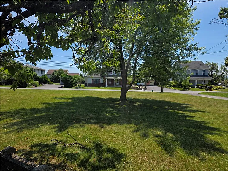 5166 Springmill Rd — Photo 6