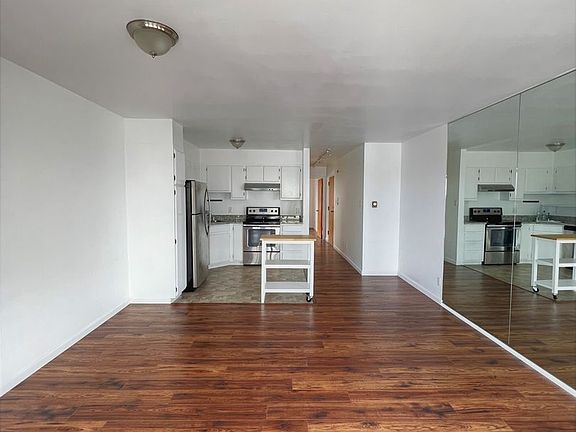 2nd image of 365 Vallejo St #7