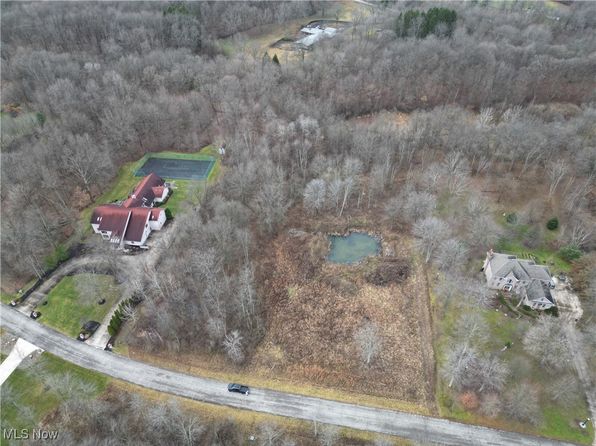 Appaloosa Ln, Hubbard, OH 44425