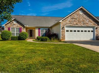 194 Farm Valley Rd, Fletcher, NC 28732