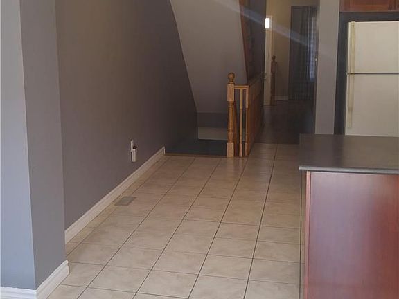 4th image of 75 Coyote Cres