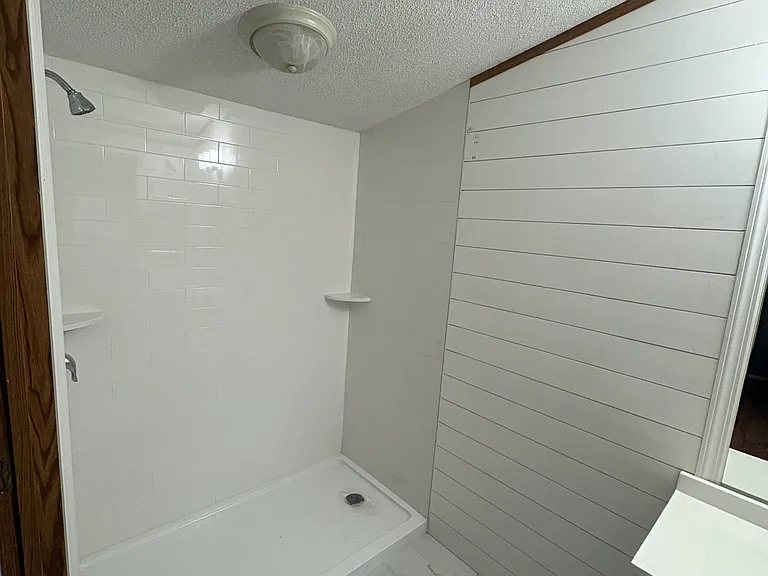 Newly remodeled main bathroom