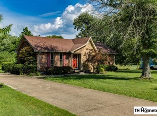 1033 E Side Rd, Ashland City, TN 37015