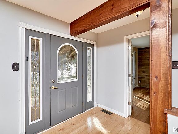 3rd image of 48 Picardy Dr