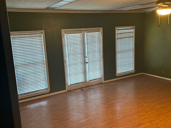 5th image of 683 Cynthia Ln