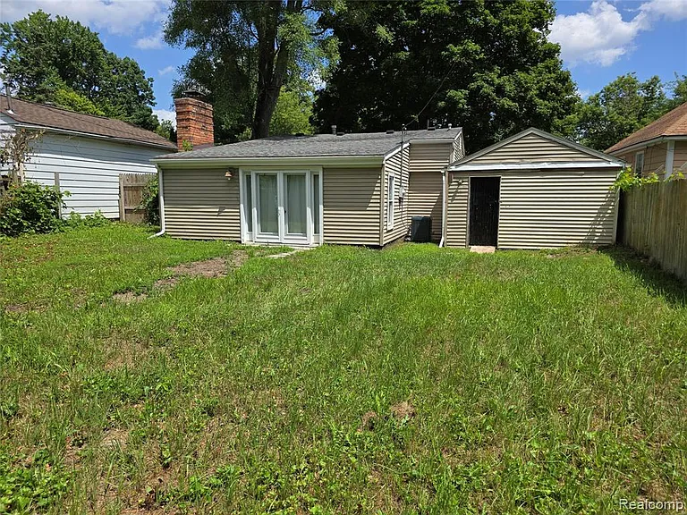 21411 Collingham Ave — Photo 23