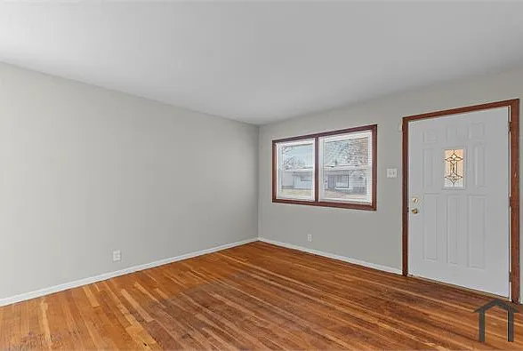205 Perthshire Rd — Photo 6