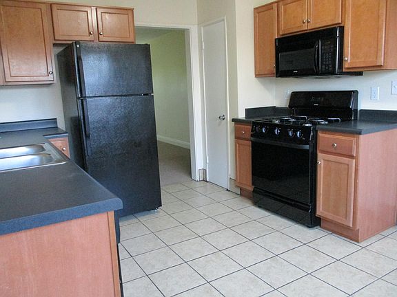 3rd image of 2506 Gladstone Cir Unit 202