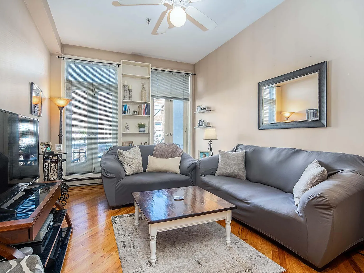 1 bed, 738 sqft, $3,250 — Photo 2