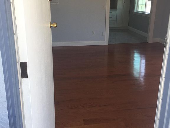 Entrance / Living Room