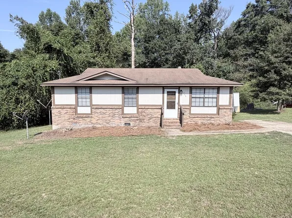 208 Arrowhead Dr, Troy, AL 36081