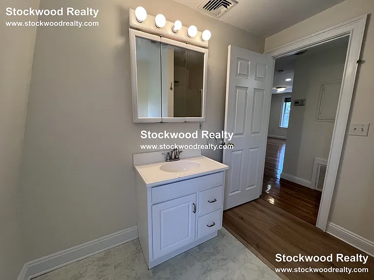 16 Gates St #3 — Photo 20