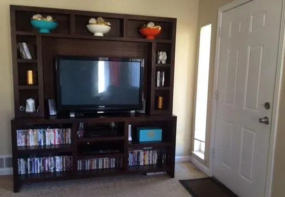 5 bed, 1950 sqft, $2,950 — Photo 3