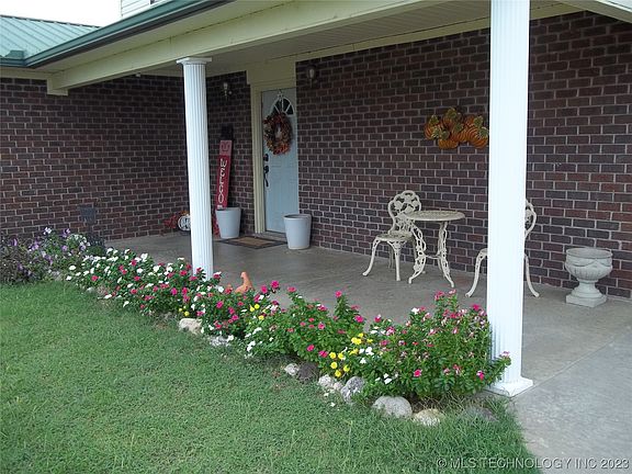 3rd image of 275 Kimberley Dr