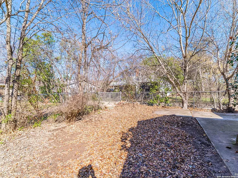 339 E Nottingham Dr — Photo 31