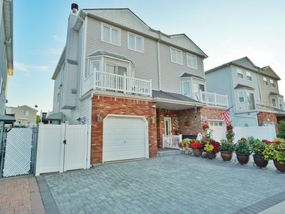 10 Dina Ct, Staten Island, NY, 10306