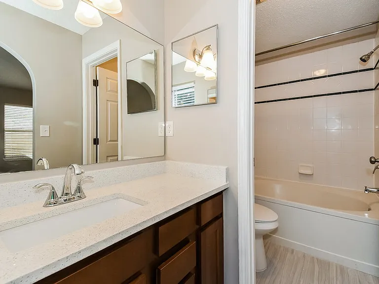 1141 Brookwood Bluff Rd E — Photo 12