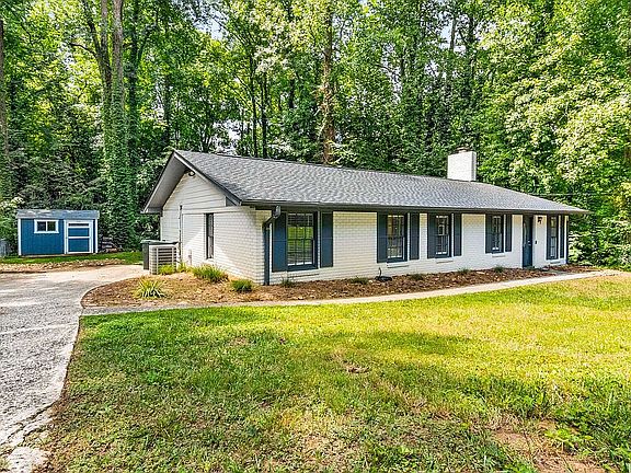 3rd image of 1082 Starline Dr SE
