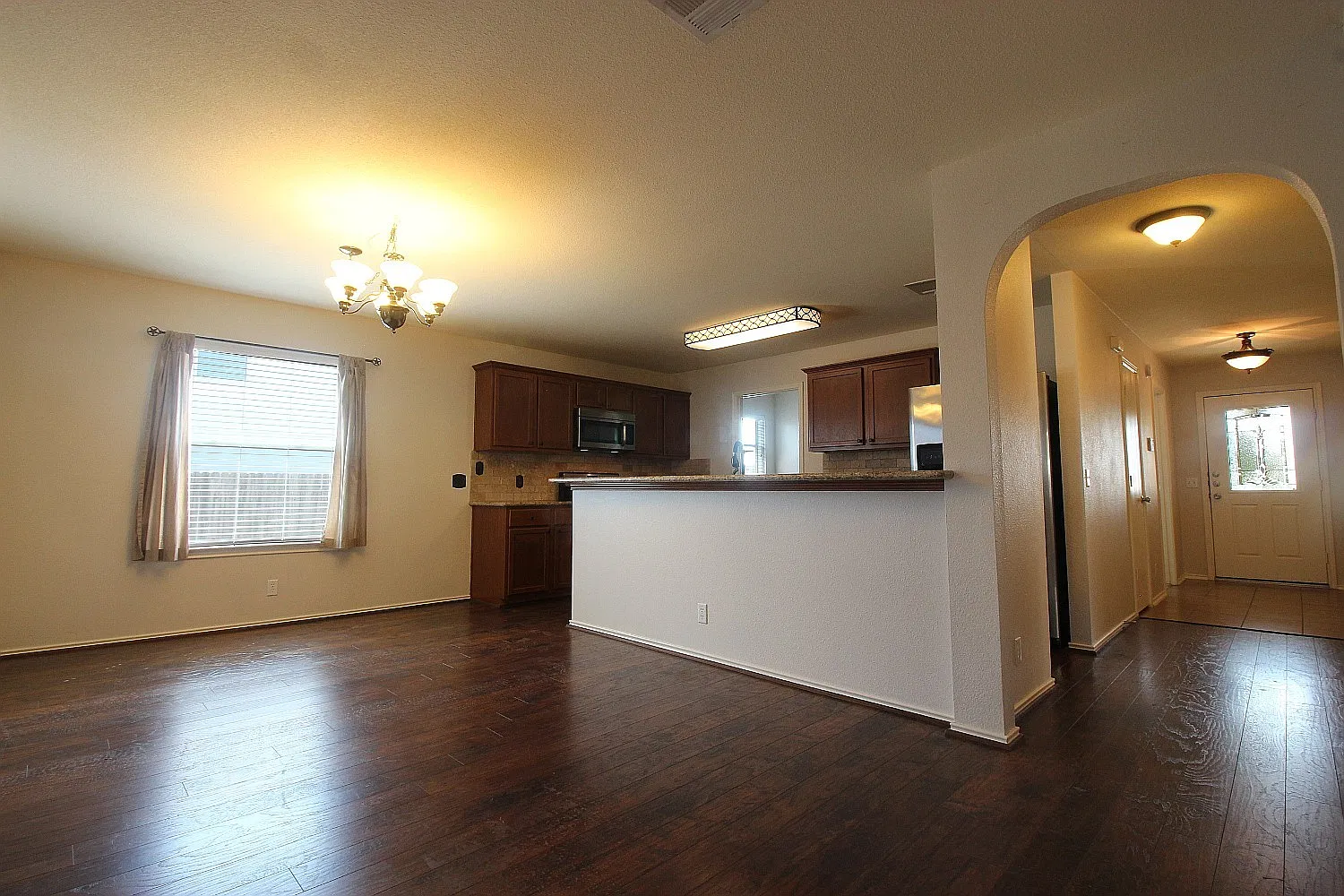 Open Floor Plan, Single Story — Photo 4