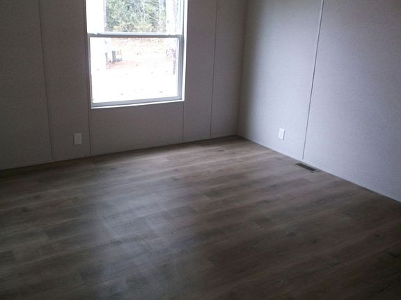 3rd image of 304 Dove Rd #25