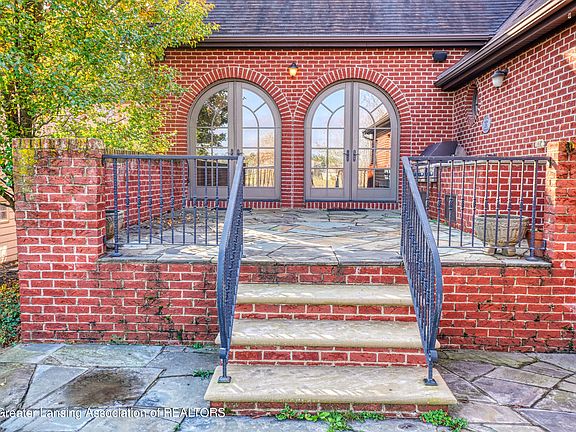 4th image of 2828 Kittansett Dr