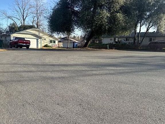 5th image of 5093 Chico St