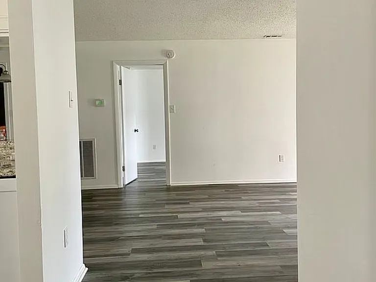 2141 Sanctuary Ct — Photo 31