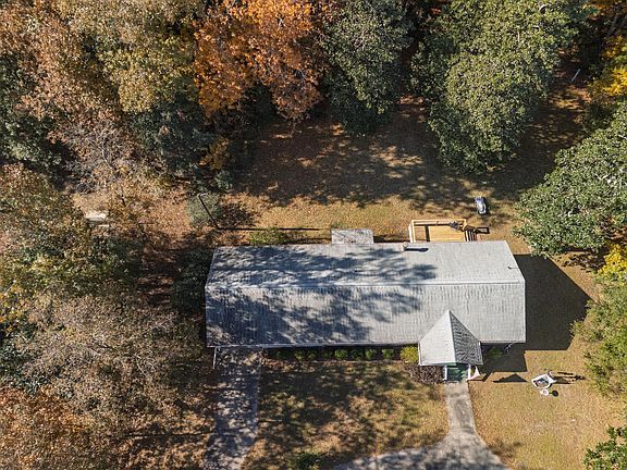 2nd image of 875 Crawford Dr