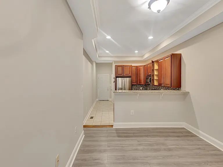 1129 Washington Blvd — Photo 6