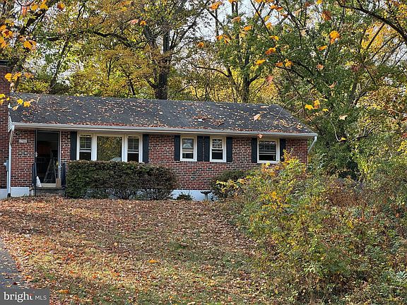 2nd image of 5702 Glenwood Ct