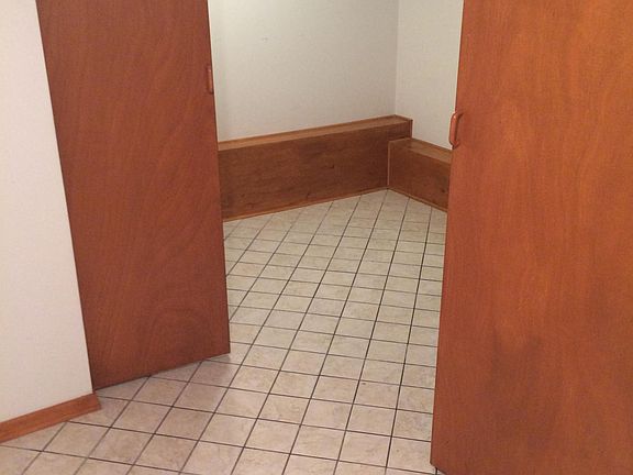 3rd image of 426 Farmington Ave