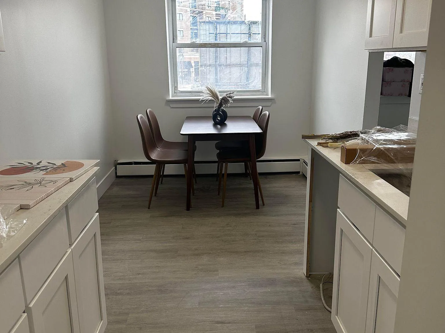 2559 W Bryn Mawr Ave — Photo 2