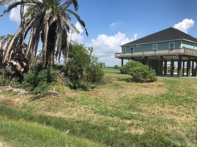 2nd image of 962 Gateway Rd