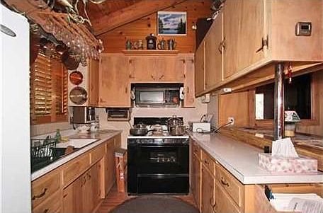 3rd image of 593 E Victoria Ct