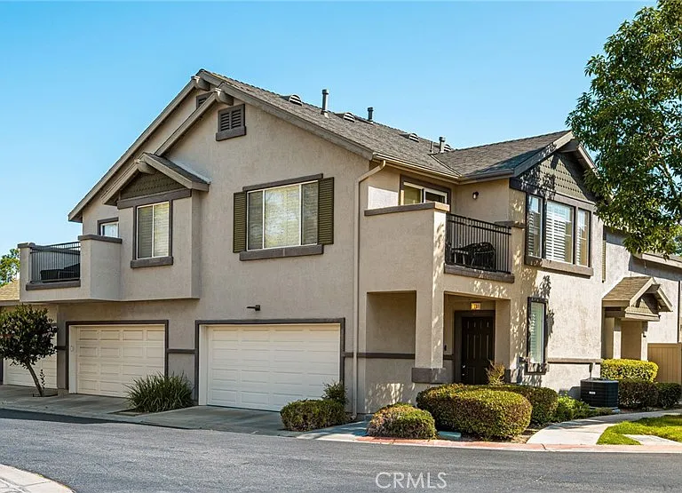 3441 E Berkshire Ct — Photo 2