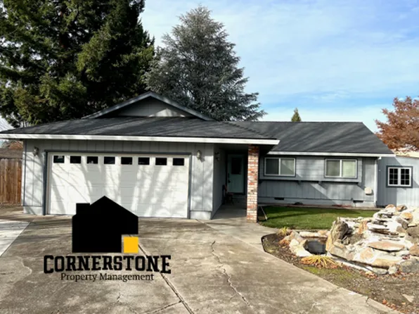 734 Hemlock Ct, Central Pt, OR 97502