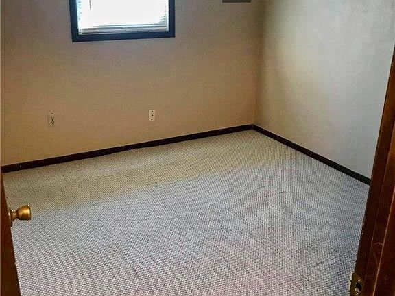 4th image of 405 W Weller St