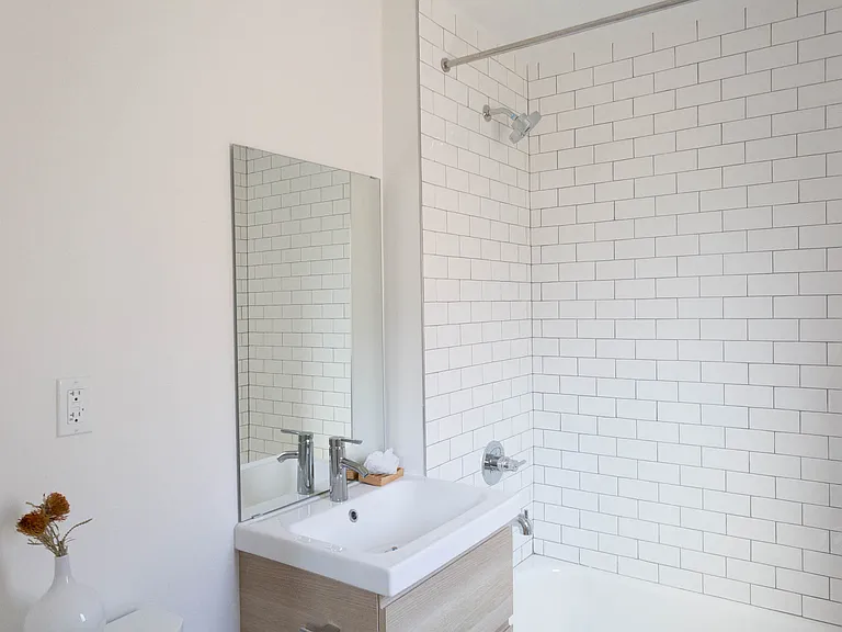 317 N Avenue 50 #2 — Photo 3