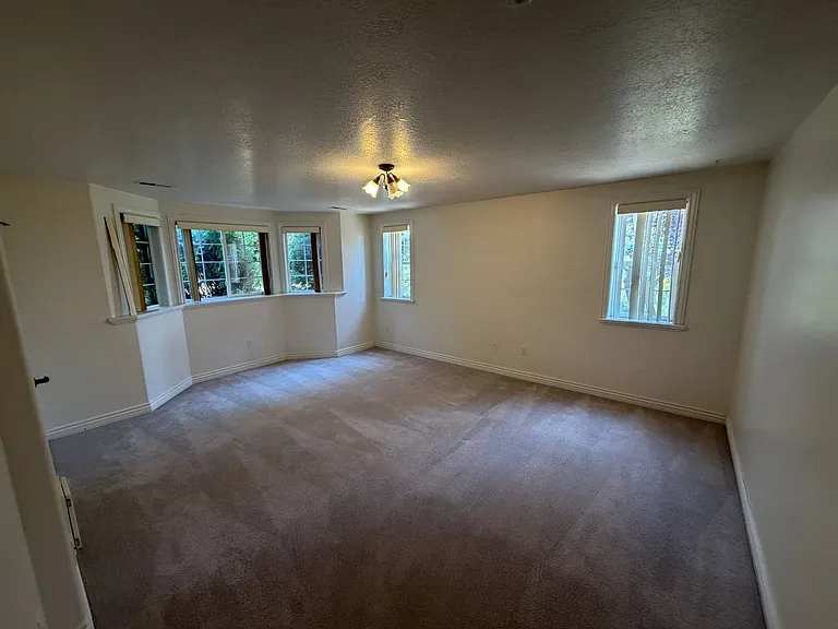 1835 N Beechwood Dr — Photo 56