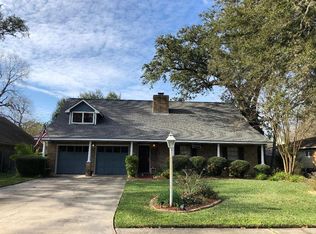 126 Mesquite St, Lake Jackson, TX 77566