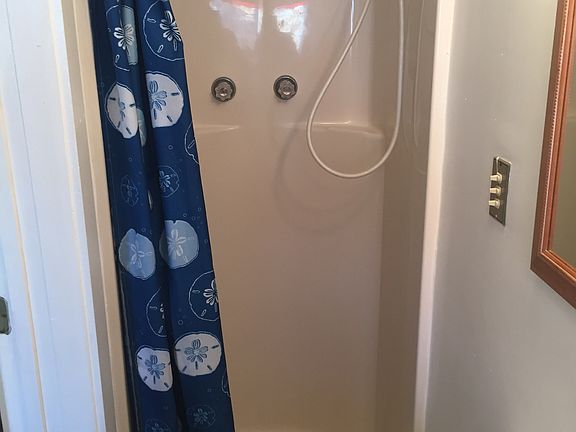 3rd image of 38301 Robinsons Dr