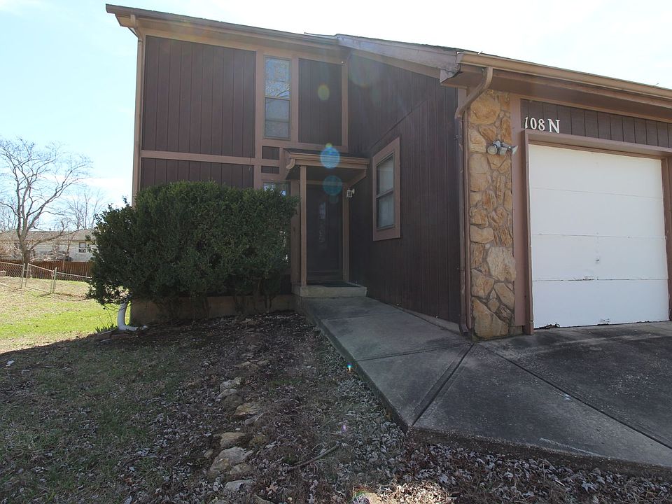 1st image of 108 N Saxony Dr