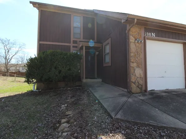 108 N Saxony Dr, Olathe, KS 66061