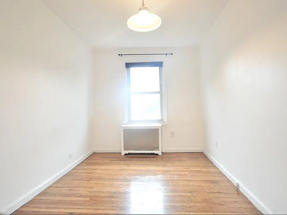 4th image of 54 S Oxford St APT 5