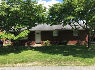 1104 Green Acres Dr, Raceland, KY 41169