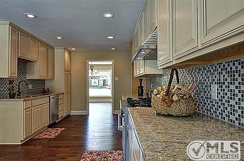 5th image of 4409 Shady Hill Dr