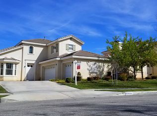 15858 Dianthus St, Fontana, CA 92335