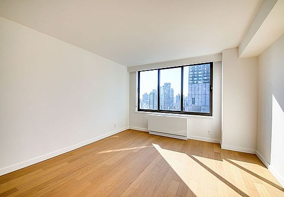 5th image of 301 E 94th St #9D