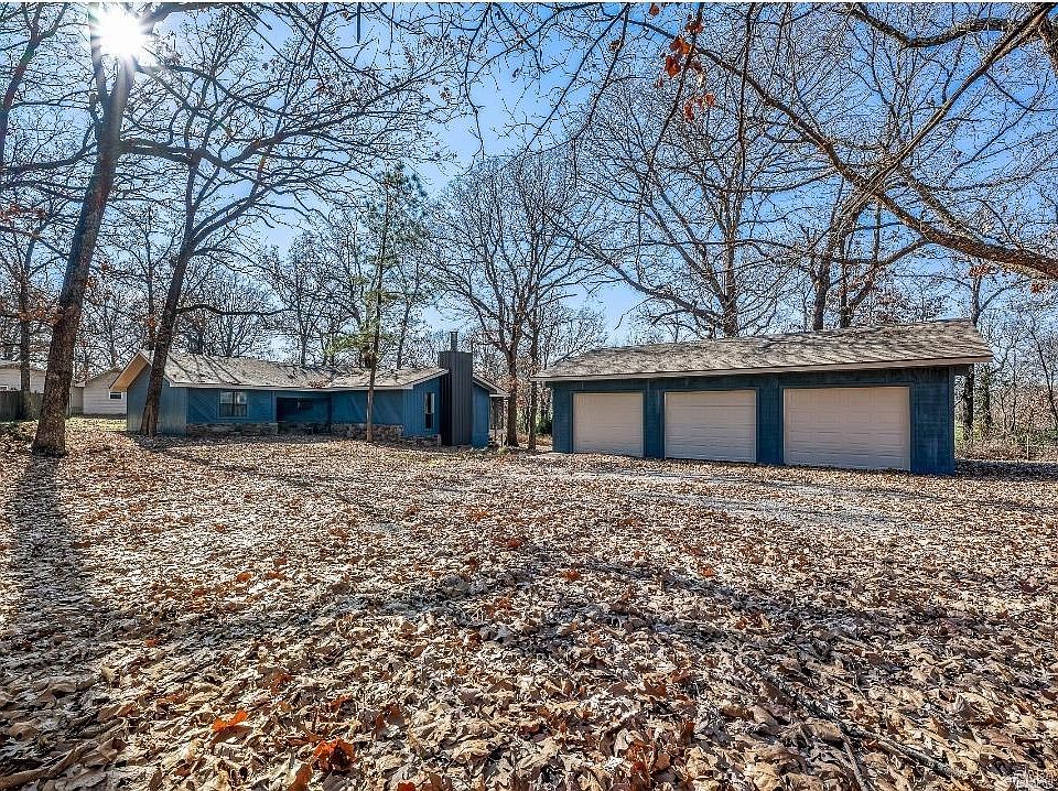 1st image of 261 Park Cir