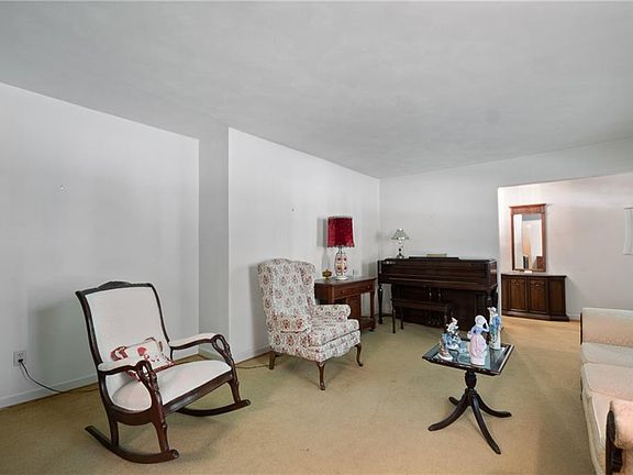 5th image of 121 Longwood Avenue